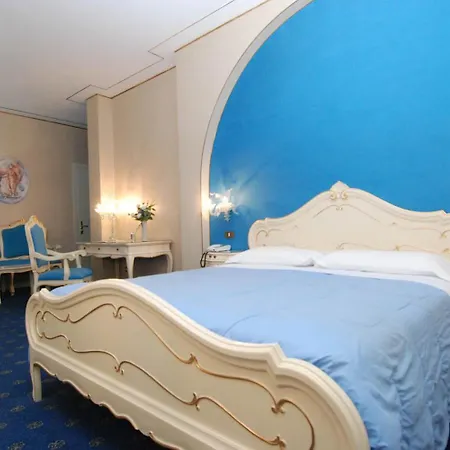 Hotel The Colosseum Attic Private Terrace 4*