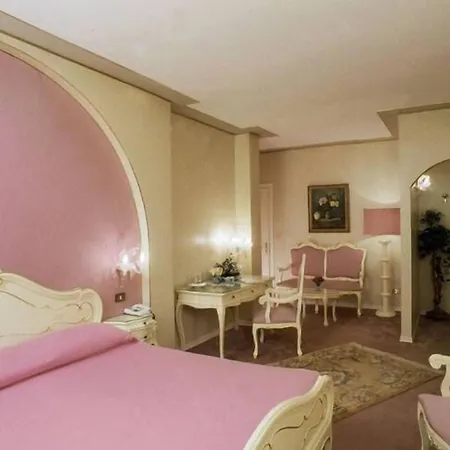 Hotel The Colosseum Attic Private Terrace