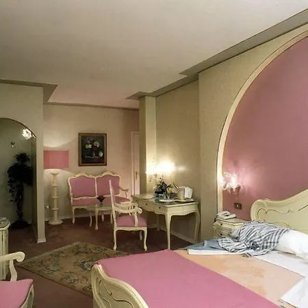 The Colosseum Attic Private Terrace 4* Rome