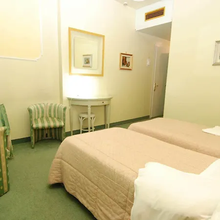 Hotel The Colosseum Attic Private Terrace 4*
